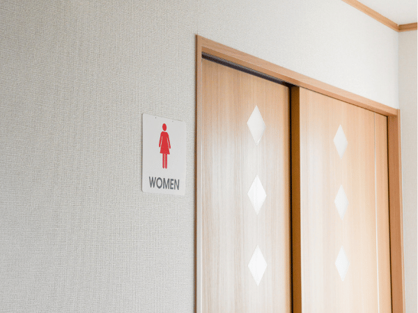 女性用トイレの入り口